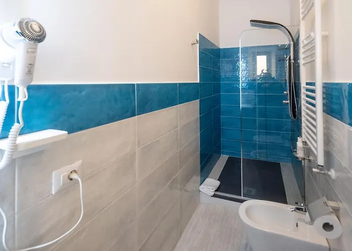 With Independent Entrance - Termini/aquarium 3*