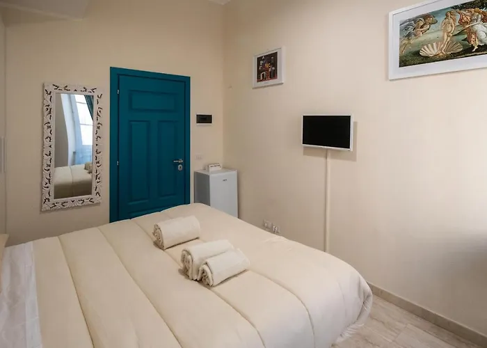 With Independent Entrance - Termini/aquarium